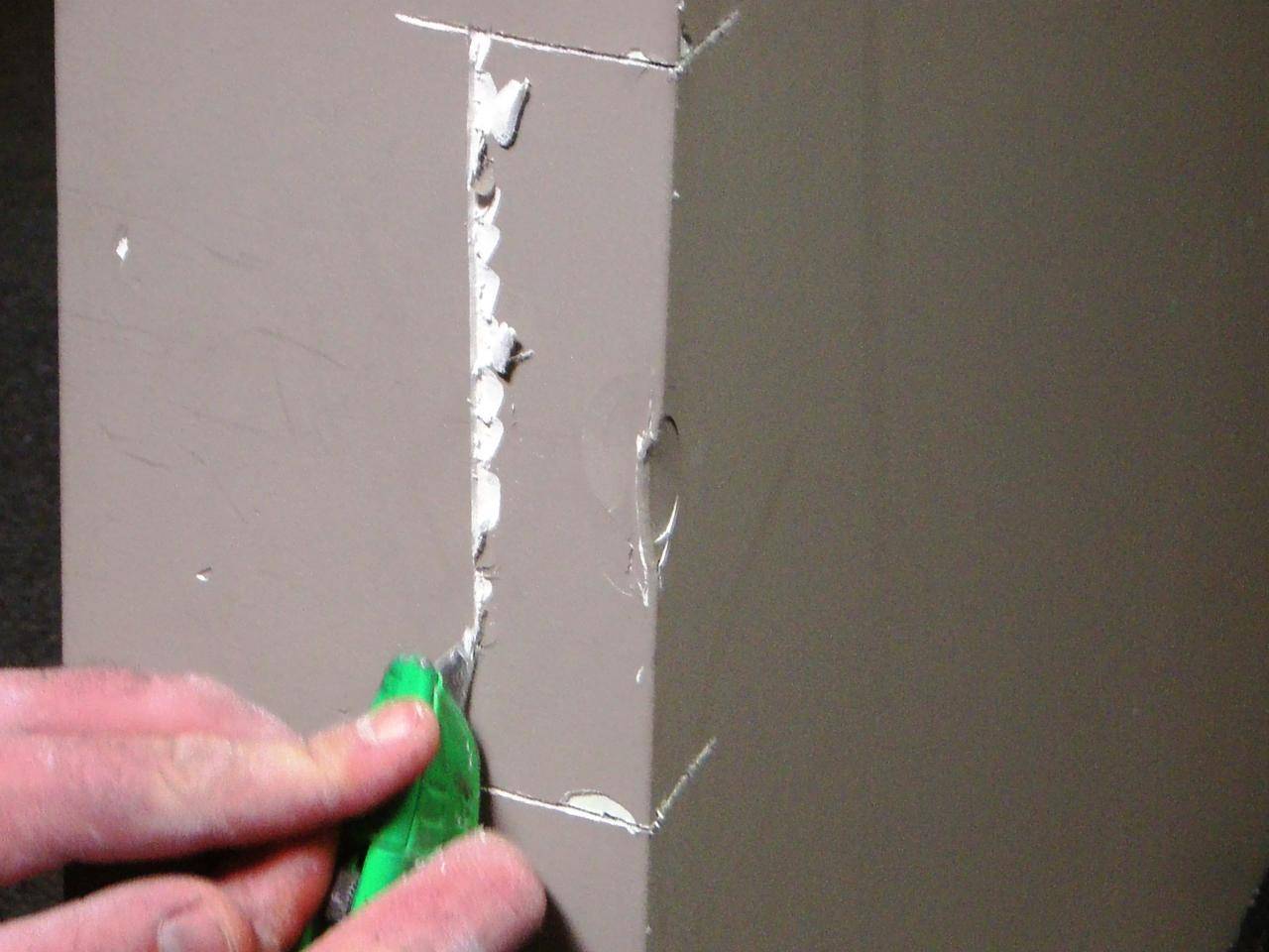 Как заделать трещину в штукатурке на стене