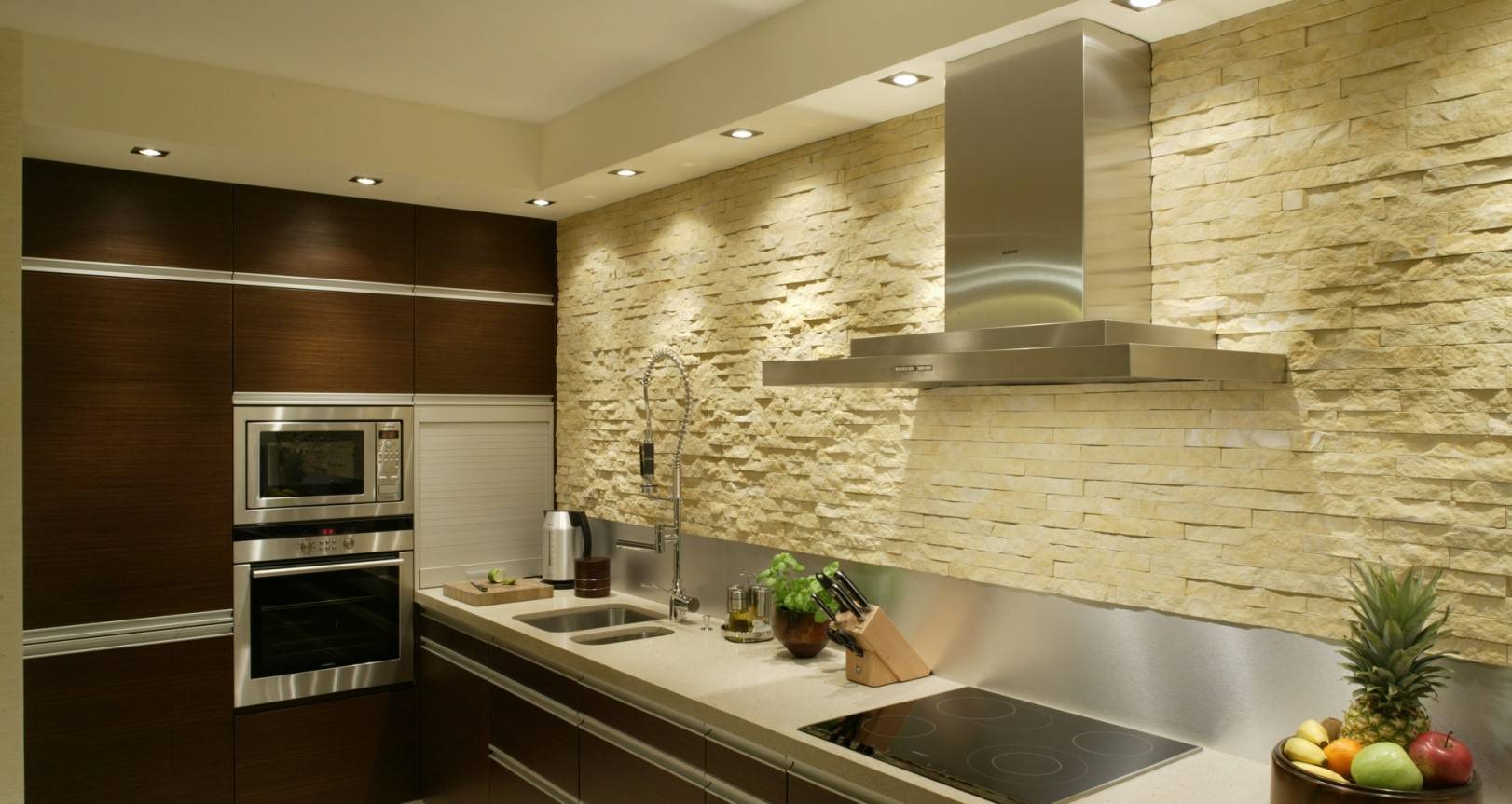 Стены на кухне: какие материалы использовать в отделке и как комбинировать