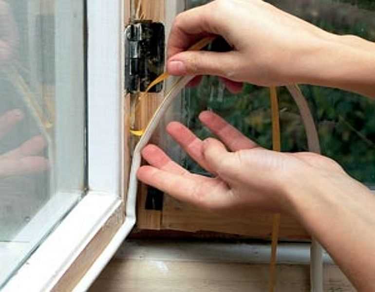 Как утеплить пластиковые окна внутри и снаружи на зиму своими руками?