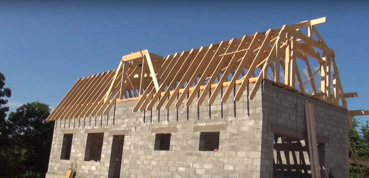 Сделать крышу на доме из газоблоков. строительство дома из газобетона