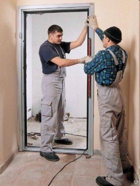 Когда устанавливают двери при ремонте: подготовка работ, пошаговая инструкция