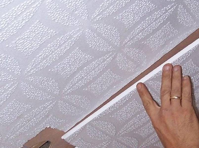 Как дешево и быстро отделать потолок? использование плитки