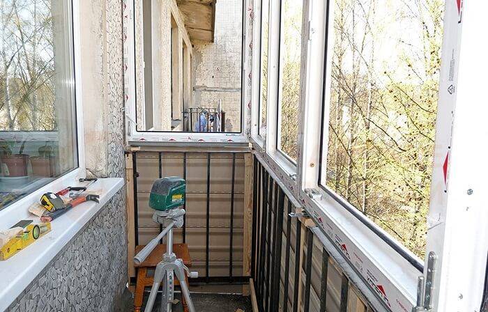 Как застеклить балкон самому: видео и фото инструкция работ своими руками