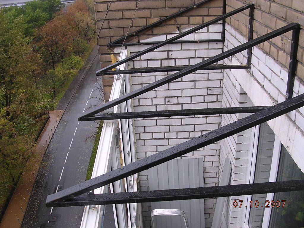 Как сделать крышу на балконе последнего этажа для надежной защиты от снега и дождя