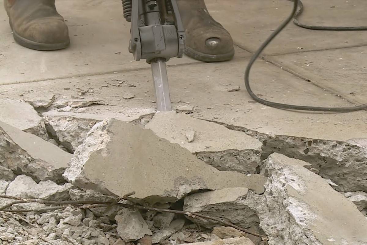 Как разбить бетонный блок: расколоть, разрушить, разломать
