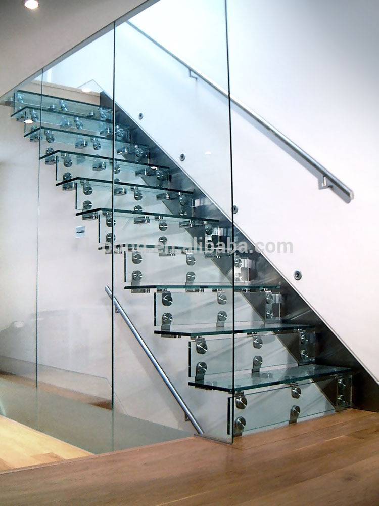 Монтаж ограждений из стекла - фурнитура для стеклянных лестниц