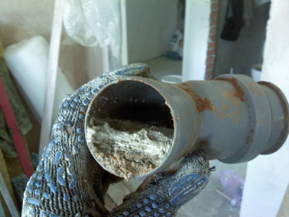 Прочистить канализационные трубы в квартире