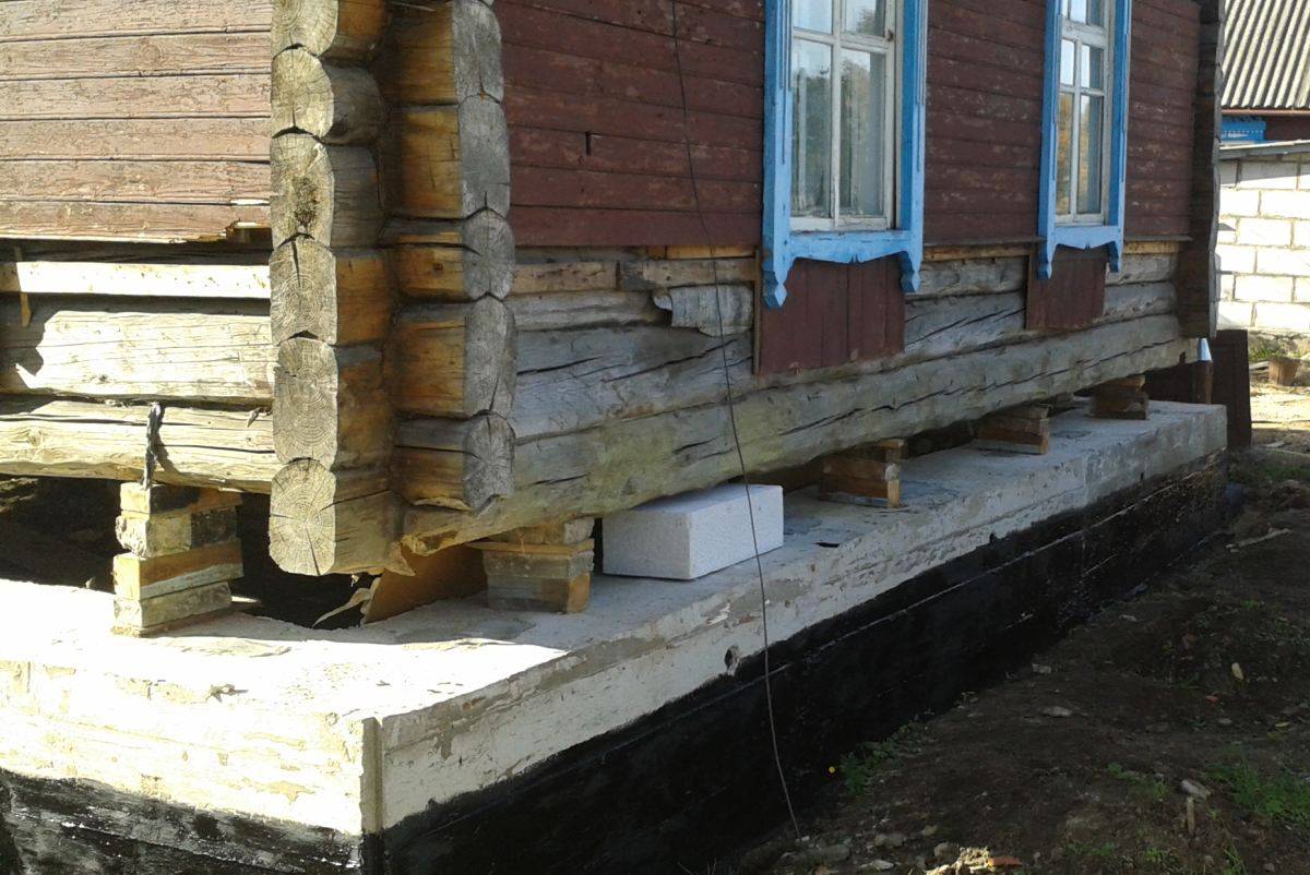Как подлить фундамент под старый деревянный дом: подведение и ремонт