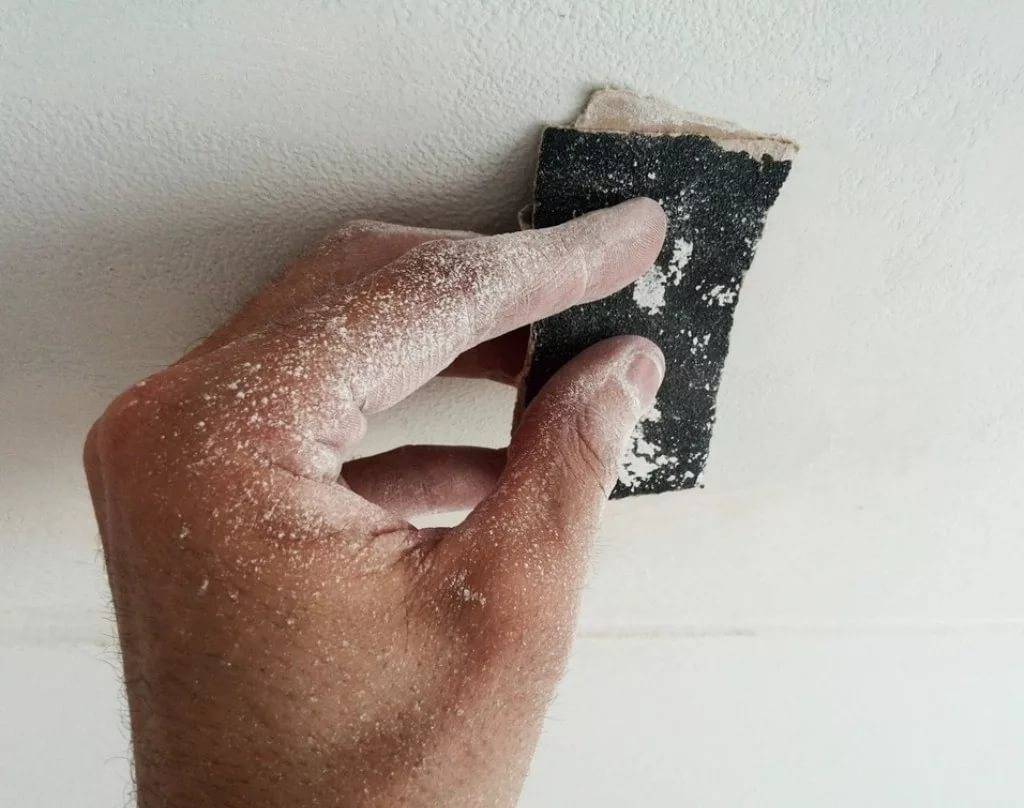Как шкурить стены после шпаклевки своими руками