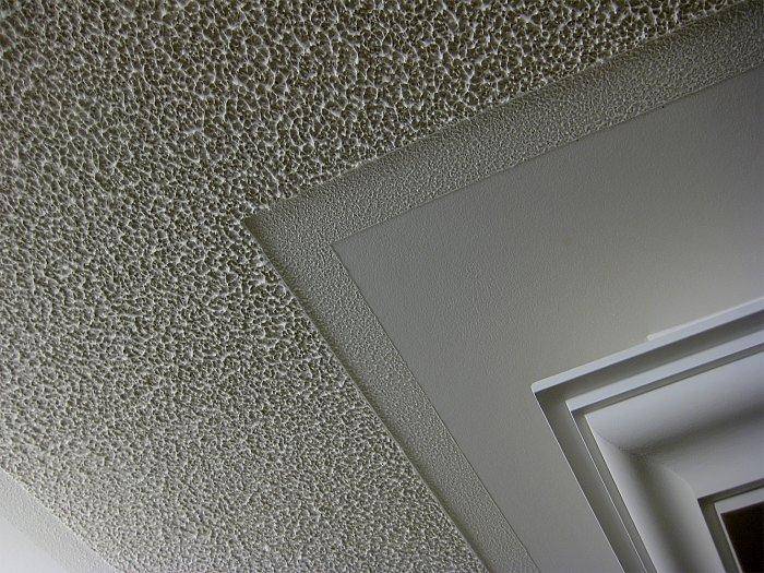 Декоративная штукатурка на потолок: особенности отделки (фото)