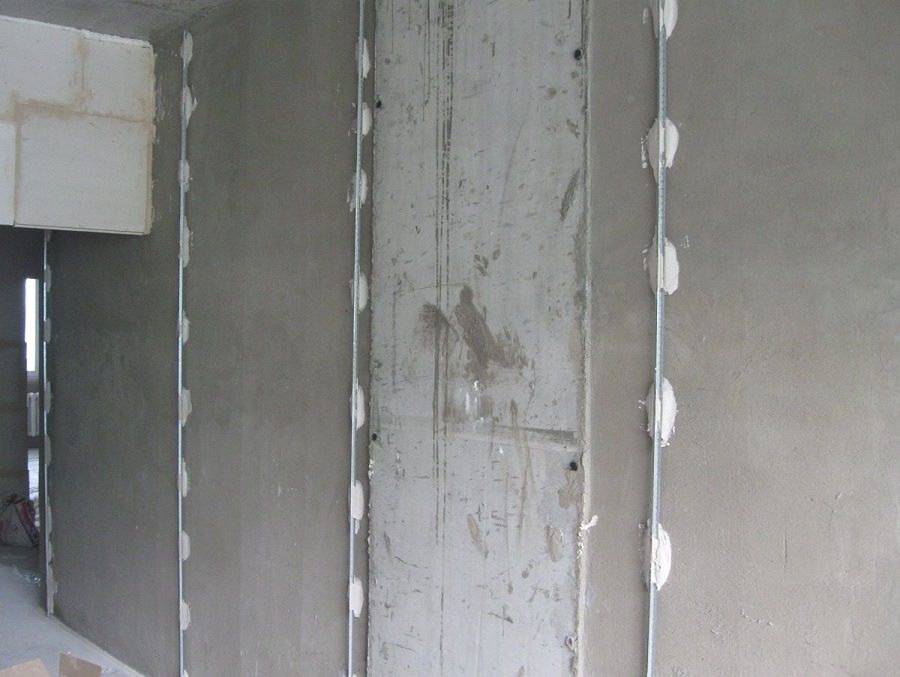 Как правильно оштукатурить стены из пеноблоков внутри помещений