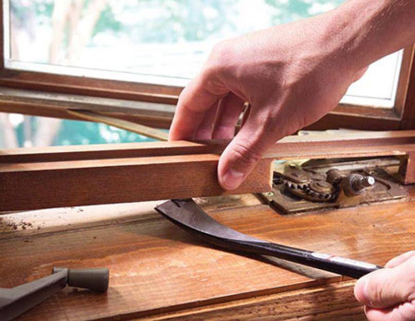 Как правильно сделать замену стекла в деревянном окне и сколько это стоит?