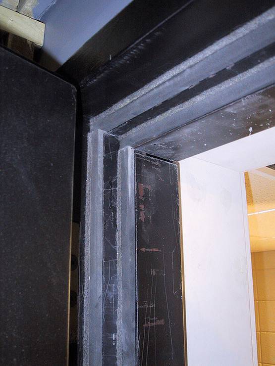 Звукоизоляция дверной коробки входной двери