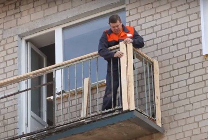 Отделка балкона сайдингом: обшивка снаружи своими руками