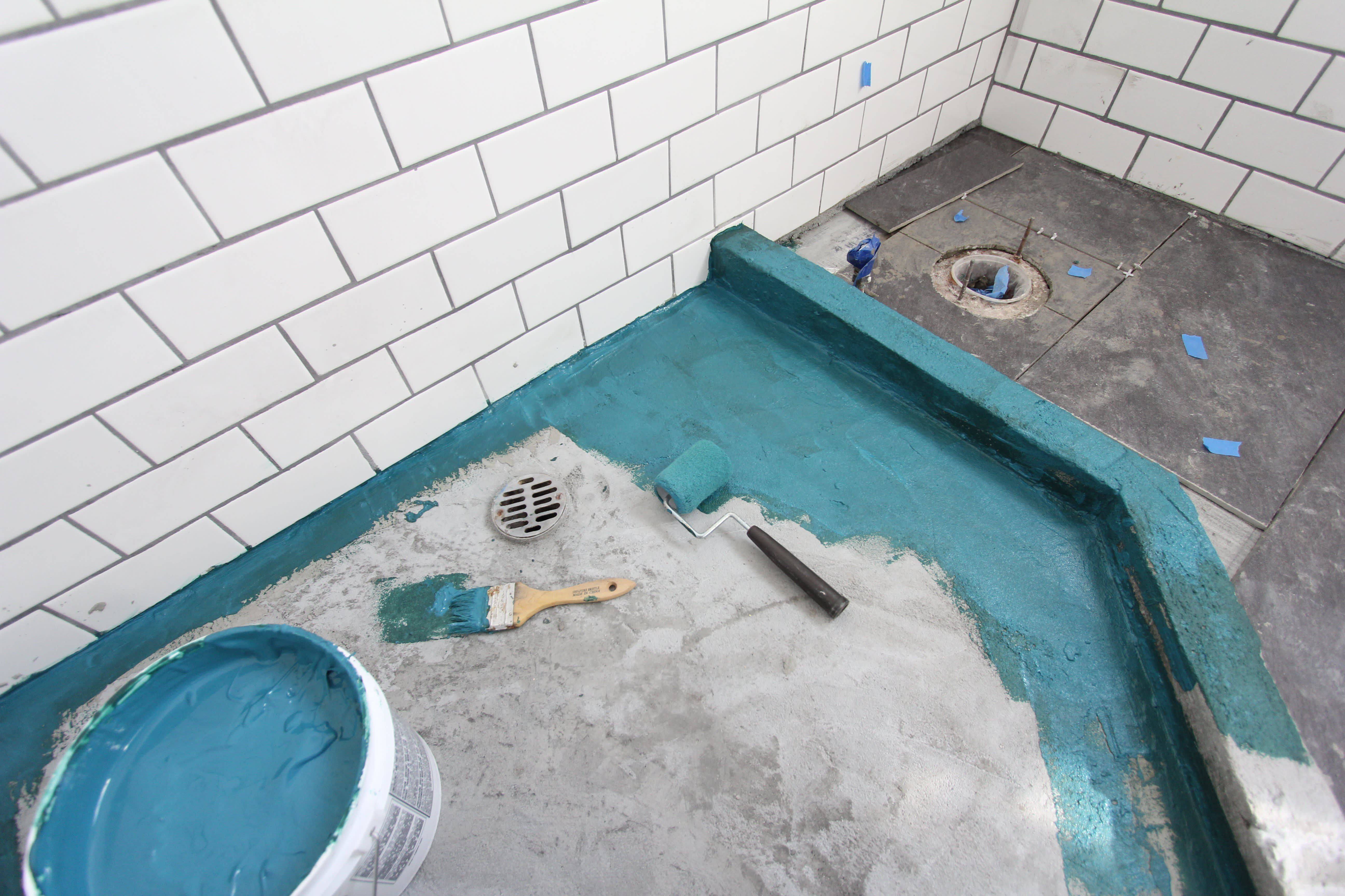 Гидроизоляция ванной комнаты: выбор материалов, технология монтажа