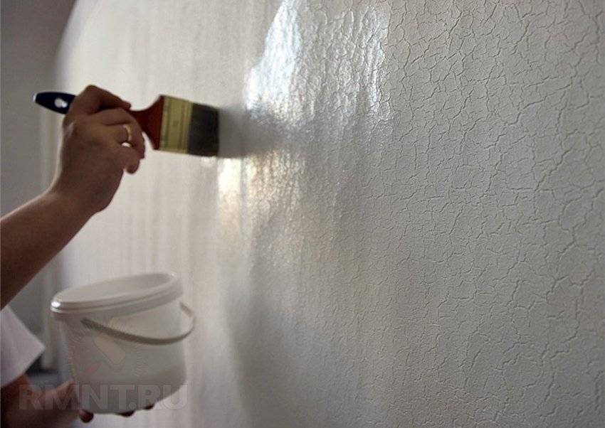 Обязательно ли нужна грунтовка для стен перед покраской водоэмульсионной краской