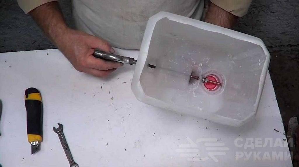 Как пользоваться ручным разбрызгивателем штукатурки для шубы
