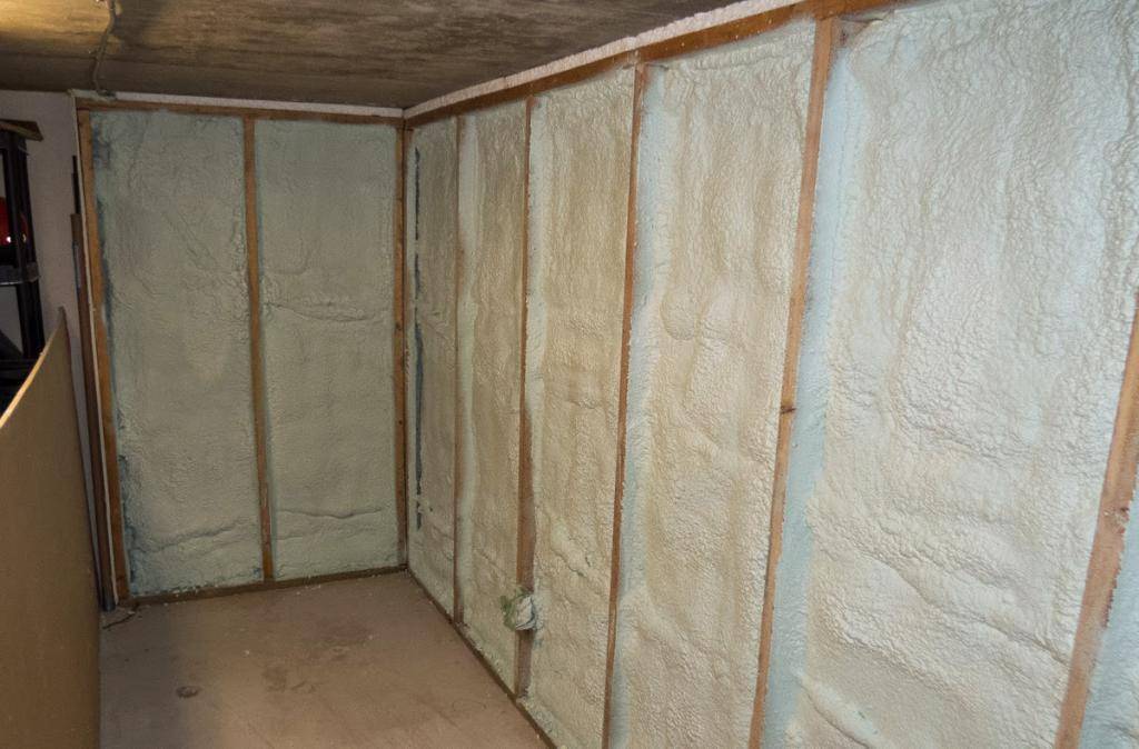 Утепление стен изнутри в частном доме своими руками: правильная внутренняя теплоизоляция стен при помощи плит и панелей утеплителя
