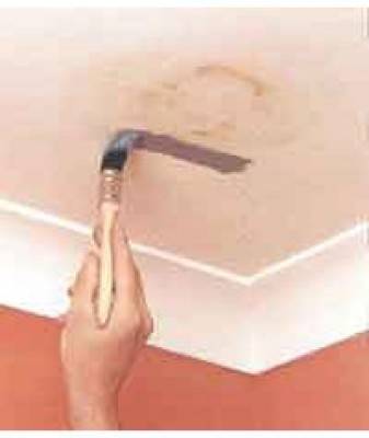 Как убрать пятна на потолке после затопления – варианты ремонта для разных видов потолков