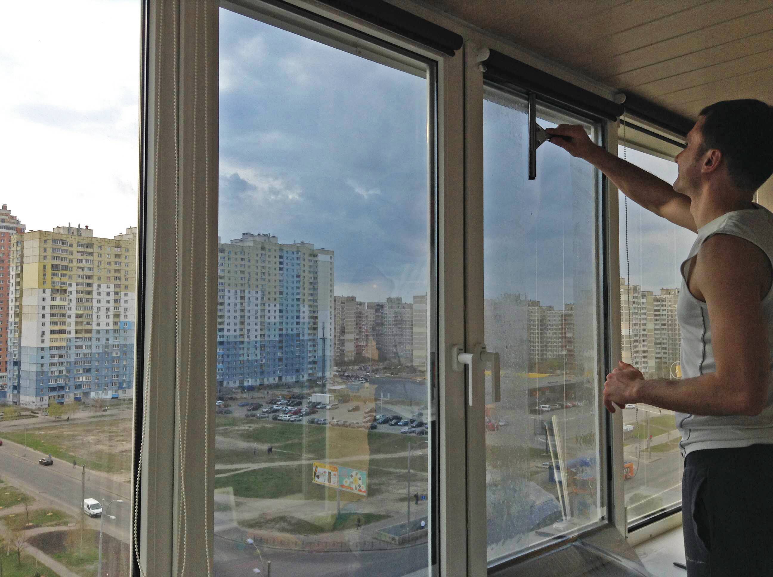 Наклеивание тонировочной пленки на окно: подробная инструкция и инструменты