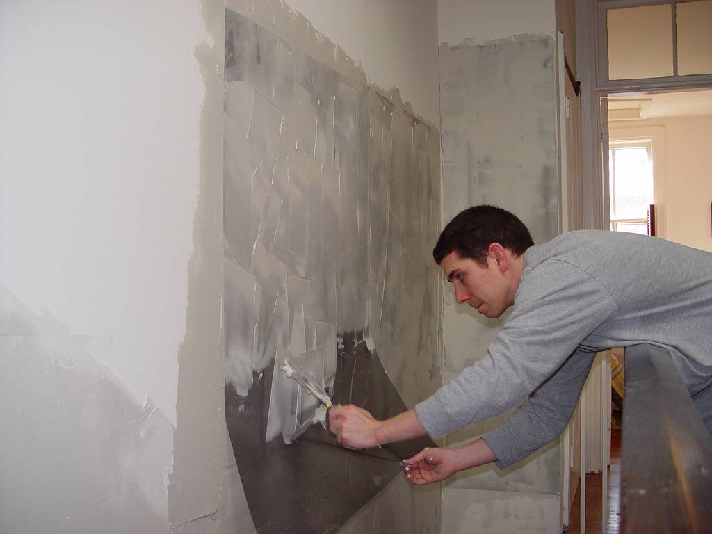 Как шпаклевать стены под покраску: проведение работ с нуля до финишной обработки