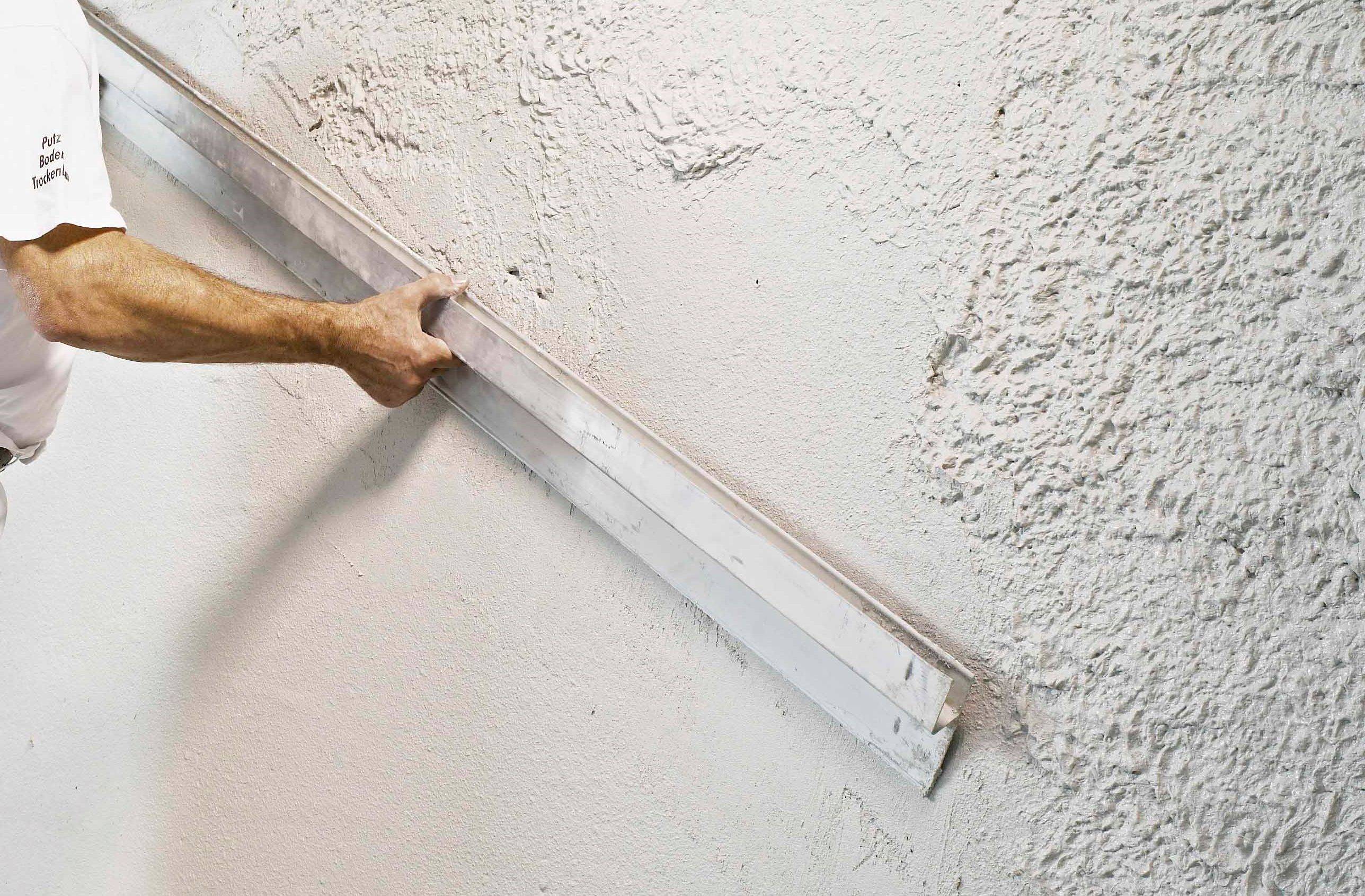 Какую штукатурку выбрать для стен в квартире: лучшие смеси для выравнивания стен