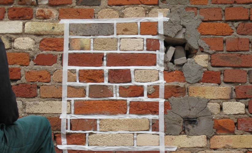 Ремонт и усиление облицовочной кирпичной кладки многослойных наружных стен зданий с применением гибких ремонтных связей