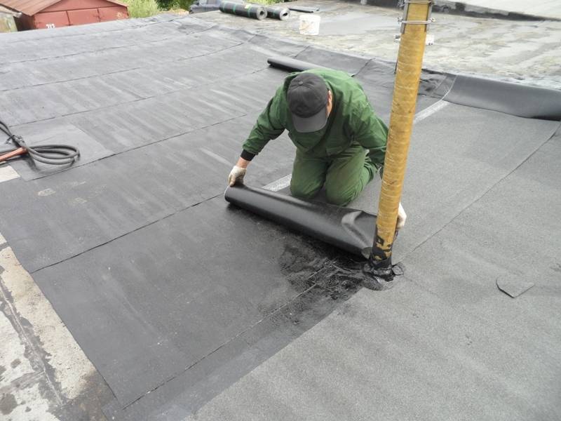 Чем покрыть крышу гаража – лучше и надежно