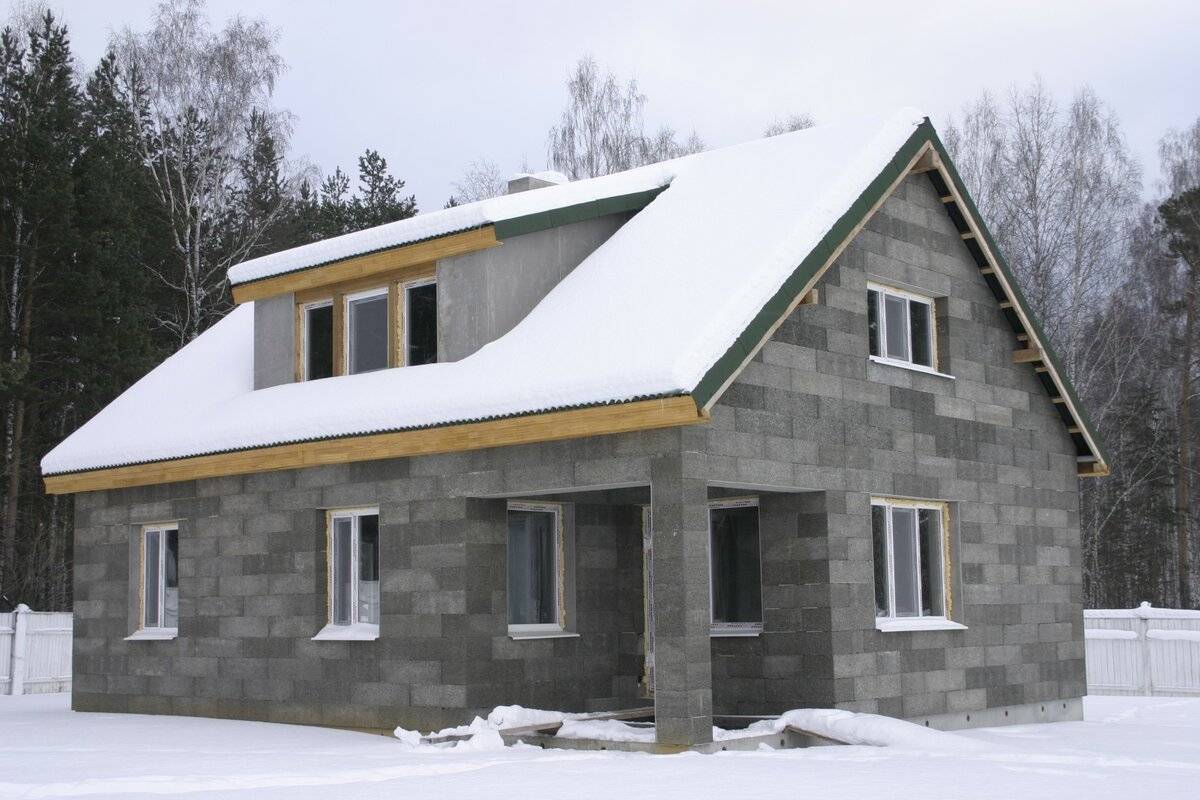 Как построить дом из керамзитобетонных блоков своими руками?