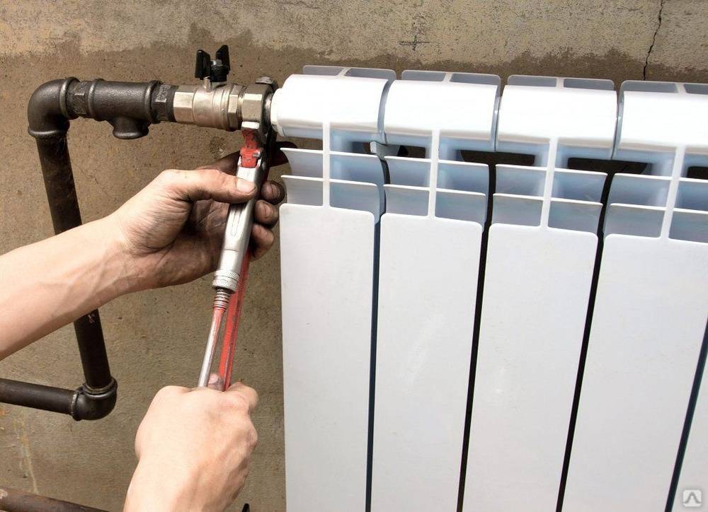 Установка радиаторов отопления своими руками: биметаллические, алюминиевые, чугунные