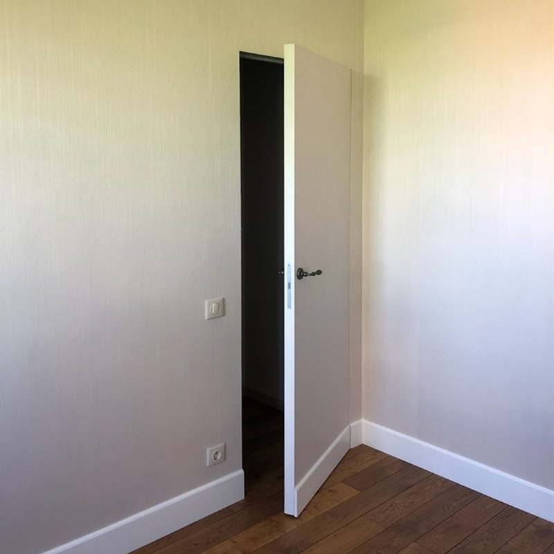 Скрытые двери (невидимки) в интерьере квартиры, монтаж своими руками.