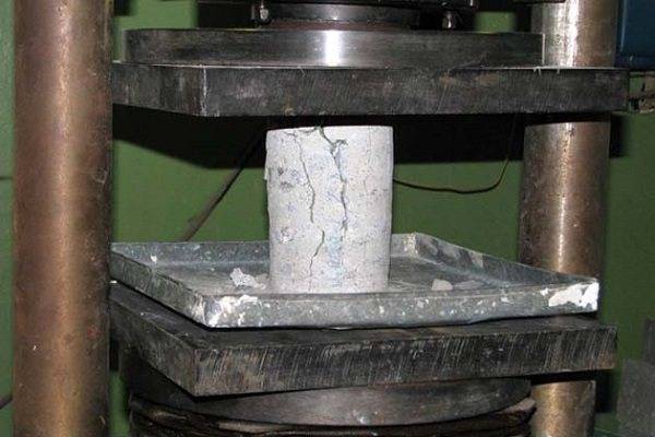 Определение прочности бетона неразрушающим методом